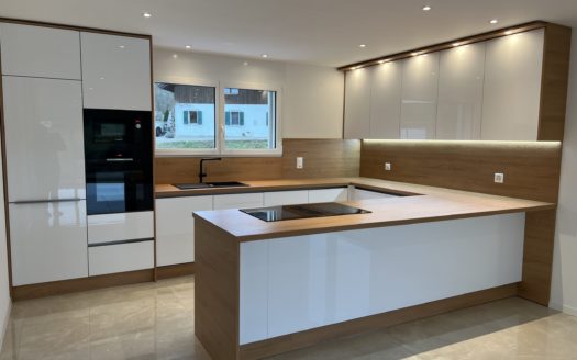 Vendu-Magnifique villa mitoyenne neuve avec terrasse et jardin