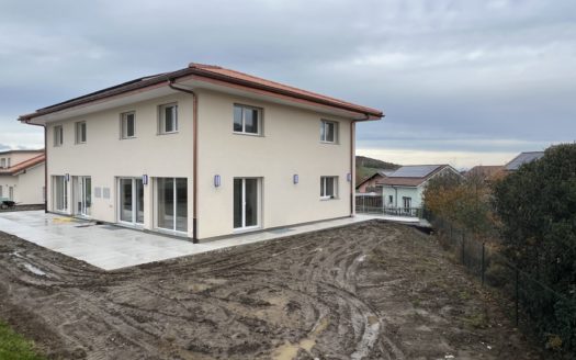 TROP TARD!!!!Magnifique villa mitoyenne de 5.5pcs-Vendue!