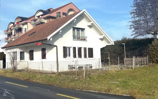 Maison à rénover avec deux appartements – Chénens