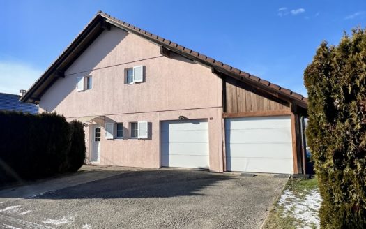 Villa familiale avec jardin et piscine à Esmonts